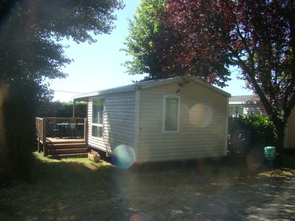 Camping Le Pigeonnier Saint-Crepin-et-Carlucet Exterior photo